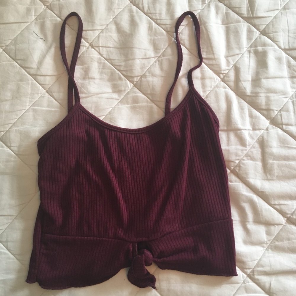 OOTD FASH Burgundy crop top Small
